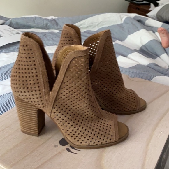 Lucky brand! Size 7 - Picture 3 of 3